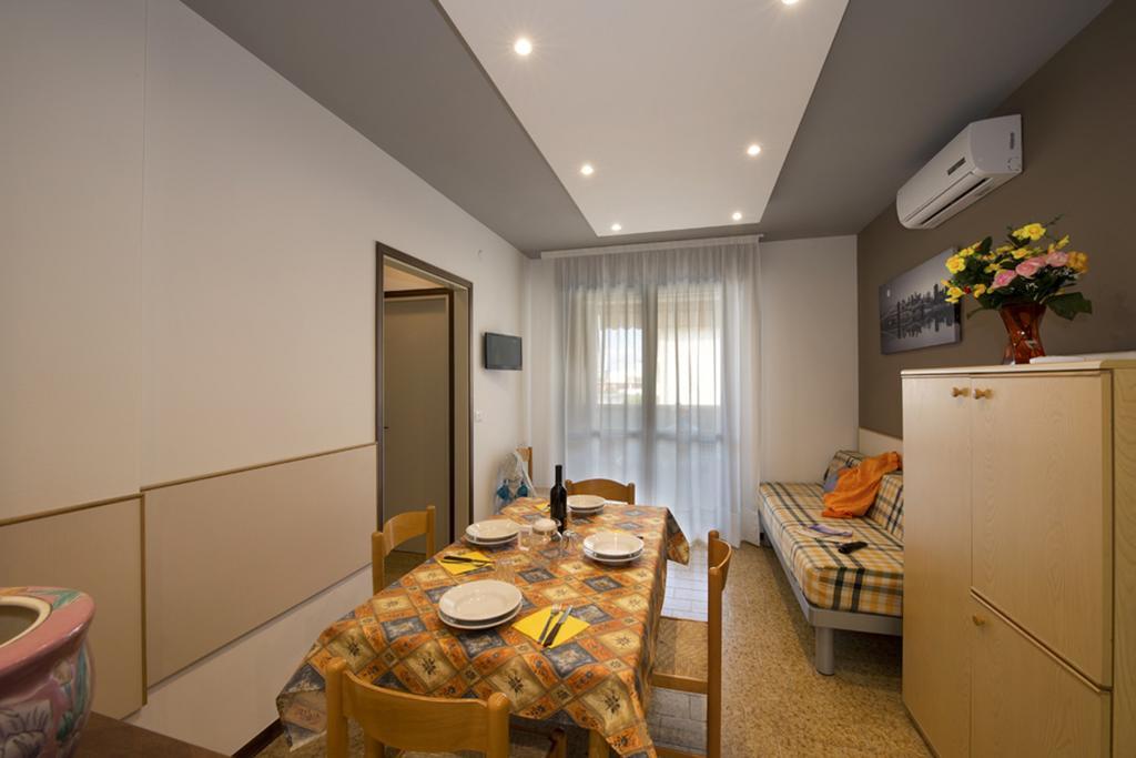Residence G. Verdi Bibione Habitación foto